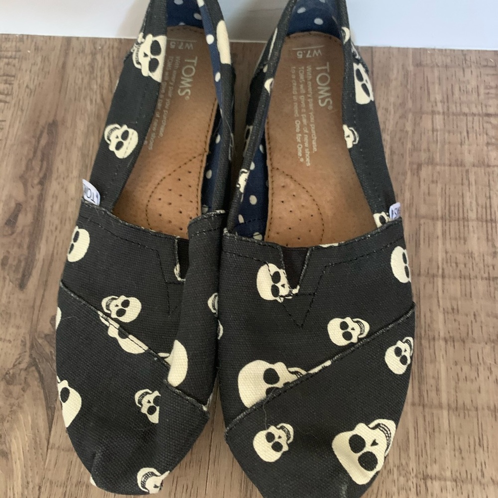 Toms